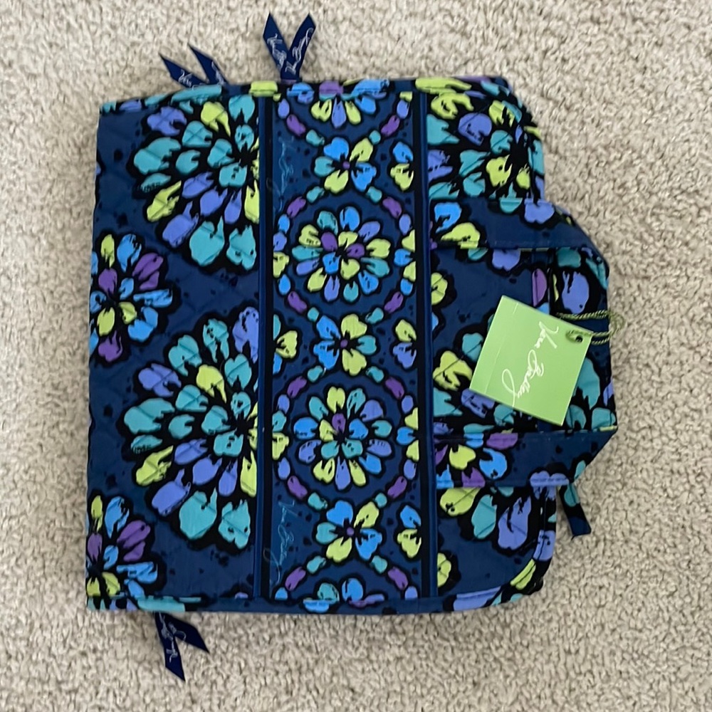 Vera Bradley NWT hanging organizer indigo pop
